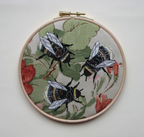 bee embroidery 9th august 017